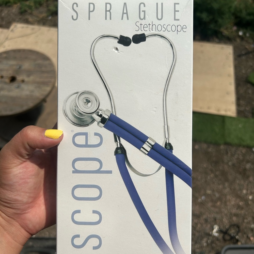 Stethoscope - Picture 1 of 7